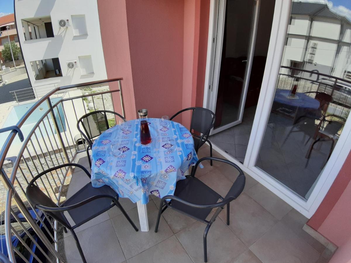 Apartments Mihael Malinska Exterior photo