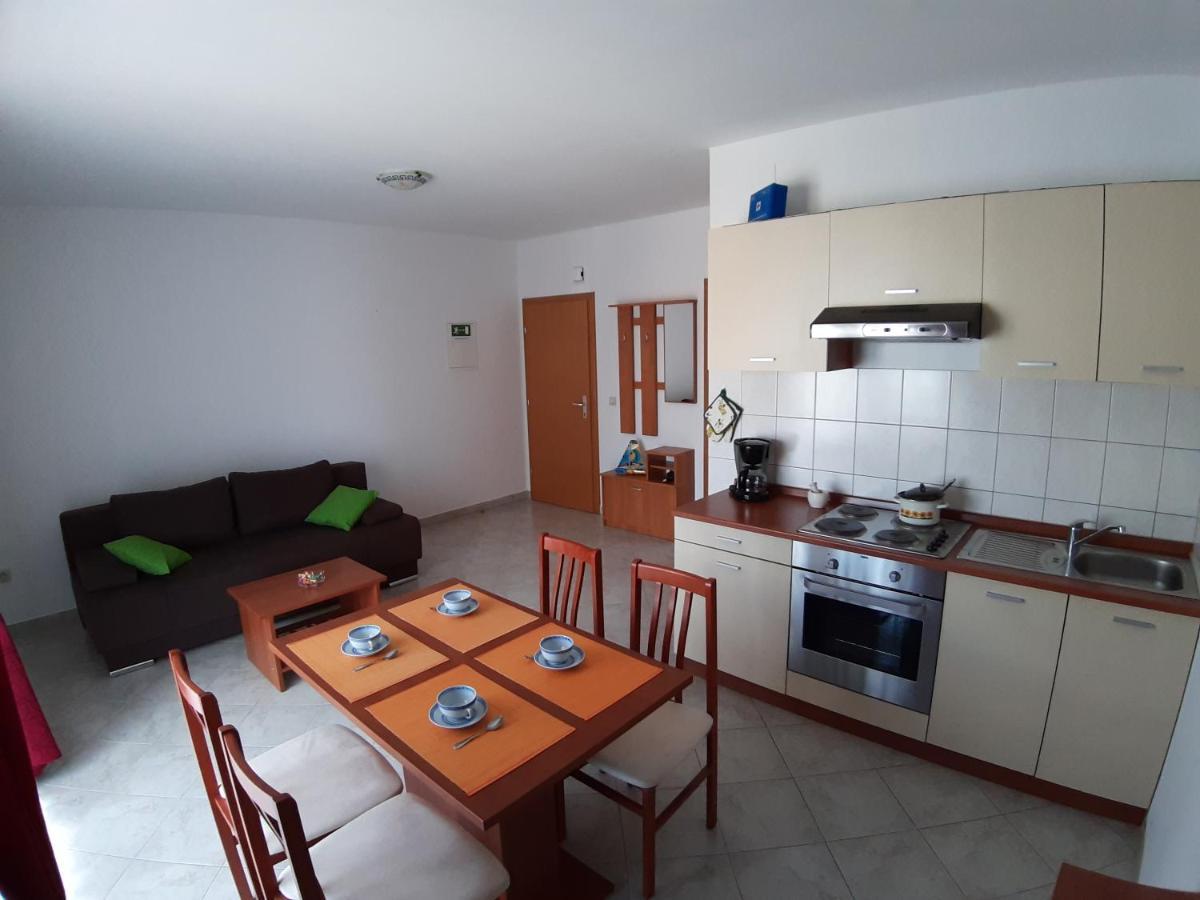 Apartments Mihael Malinska Exterior photo